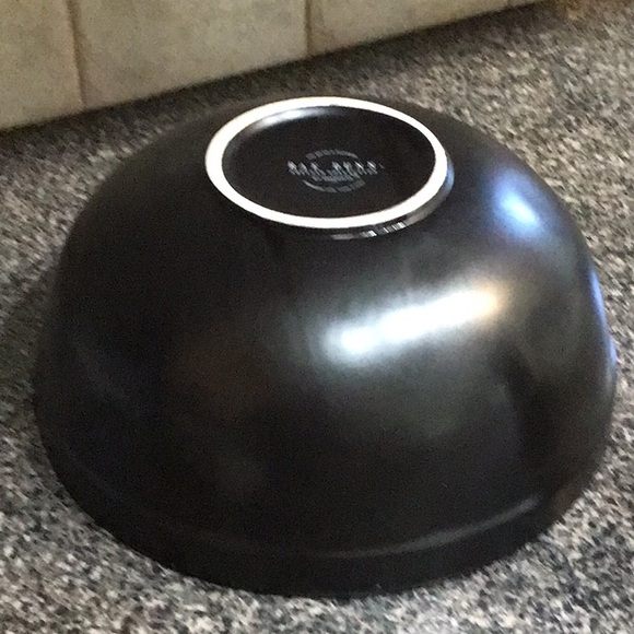 Rae Dunn Large WHIP Large Mixing Bowl Ceramic Black Rare - Picture 2 of 2